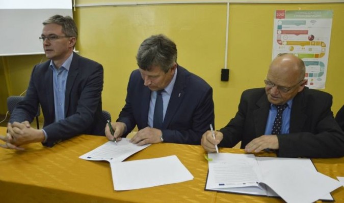 podpisanie_umowy_na_doposazeni.jpg
