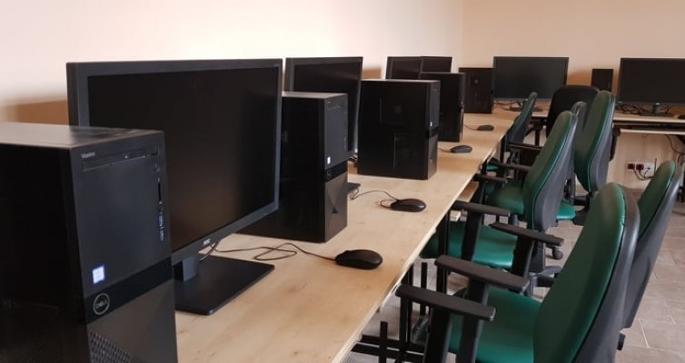 pracownia_informatyczna_w_ZSZ.jpg