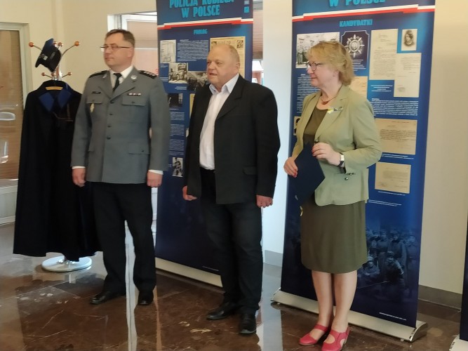wystawa_policja_kobieca_3.jpg